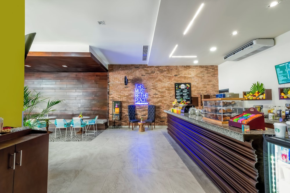 Krystal Urban Cancun & Beach Club — Restaurant & bars in Cancun, Quintana Roo