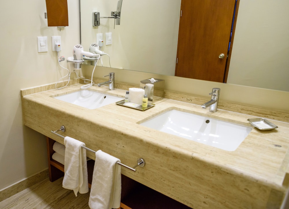 Krystal Urban Cancun & Beach Club — Hotel rooms in Cancun, Quintana Roo