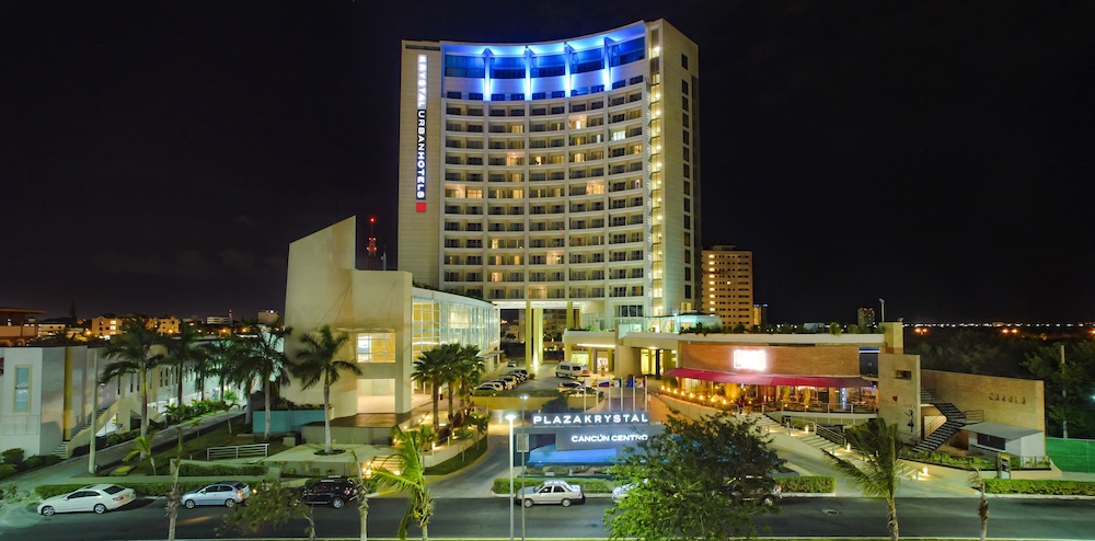 Krystal Urban Cancun & Beach Club — Hotel building in Cancun, Quintana Roo