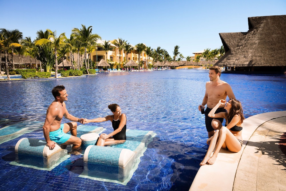 Barceló Maya Palace - All Inclusive — Swimming pool in Puerto Aventuras, Quintana Roo