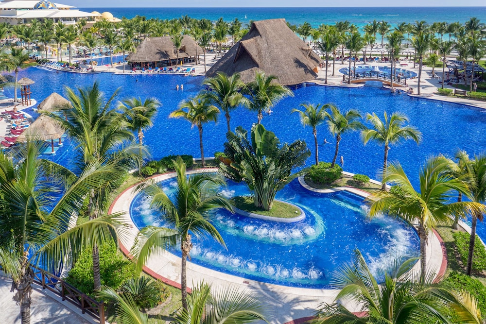 Barceló Maya Palace - All Inclusive — Swimming pool in Puerto Aventuras, Quintana Roo