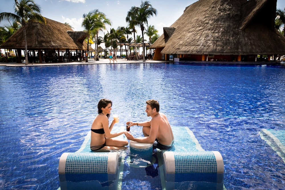Barceló Maya Palace - All Inclusive — Swimming pool in Puerto Aventuras, Quintana Roo