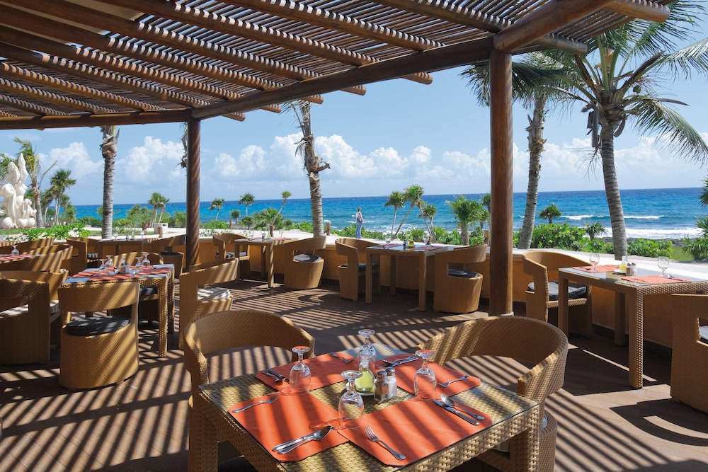 Barceló Maya Palace - All Inclusive — Restaurant & bars in Puerto Aventuras, Quintana Roo