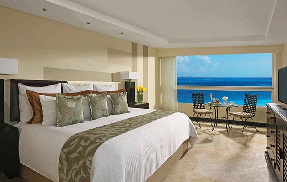 Dreams Sands Cancun Resort & Spa - All Inclusive — Hotel rooms in Cancun, Quintana Roo
