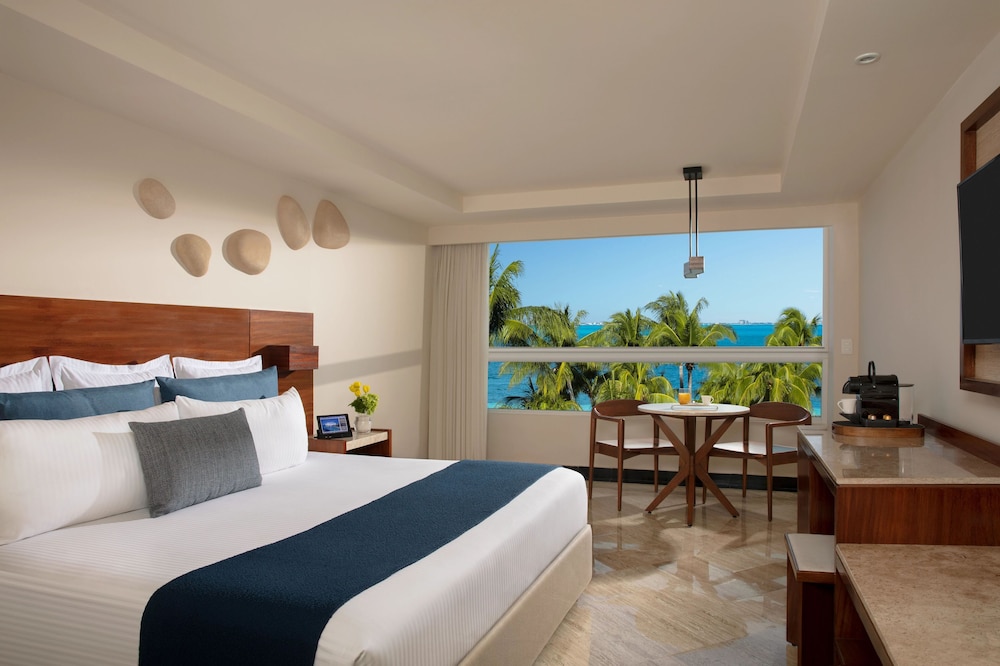 Dreams Sands Cancun Resort & Spa - All Inclusive — Hotel rooms in Cancun, Quintana Roo