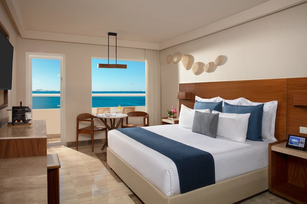 Dreams Sands Cancun Resort & Spa - All Inclusive — Hotel rooms in Cancun, Quintana Roo