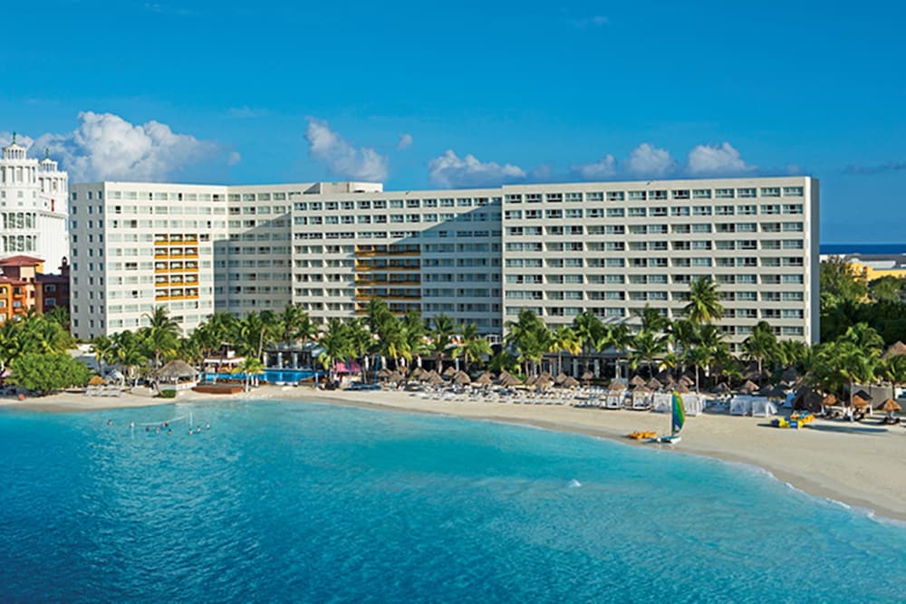 Dreams Sands Cancun Resort & Spa - All Inclusive — Beach in Cancun, Quintana Roo