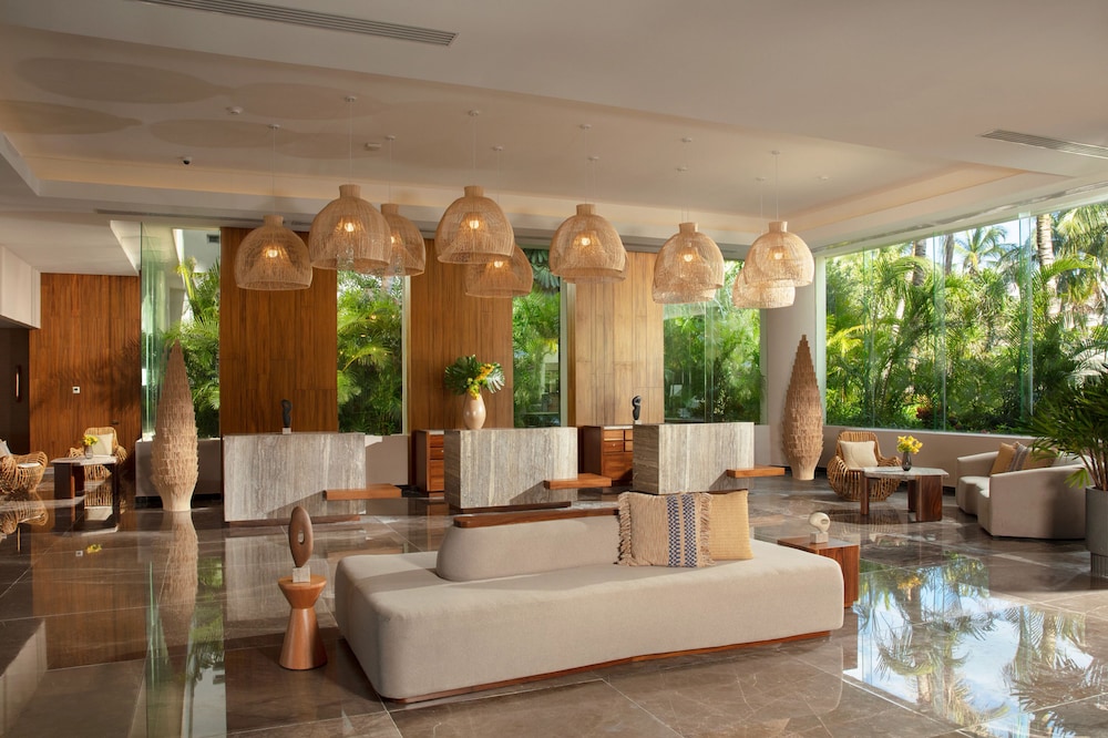 Dreams Sands Cancun Resort & Spa - All Inclusive — Hotel building in Cancun, Quintana Roo