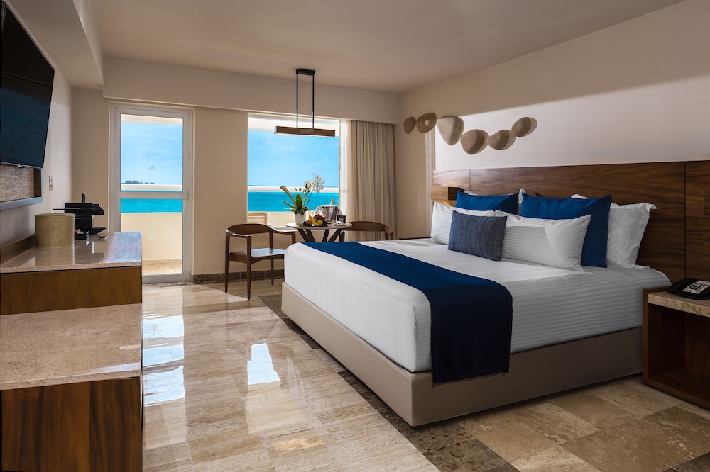 Dreams Sands Cancun Resort & Spa - All Inclusive — Hotel rooms in Cancun, Quintana Roo