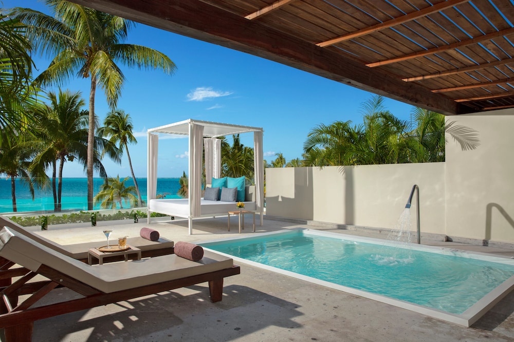 Dreams Sands Cancun Resort & Spa - All Inclusive — Swimming pool in Cancun, Quintana Roo