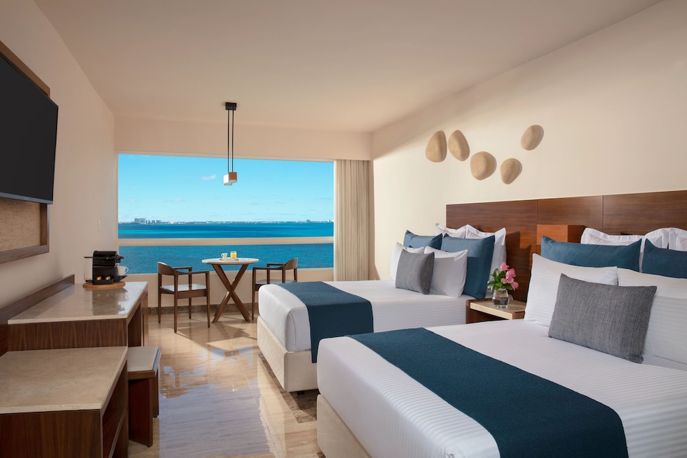 Dreams Sands Cancun Resort & Spa - All Inclusive — Hotel rooms in Cancun, Quintana Roo