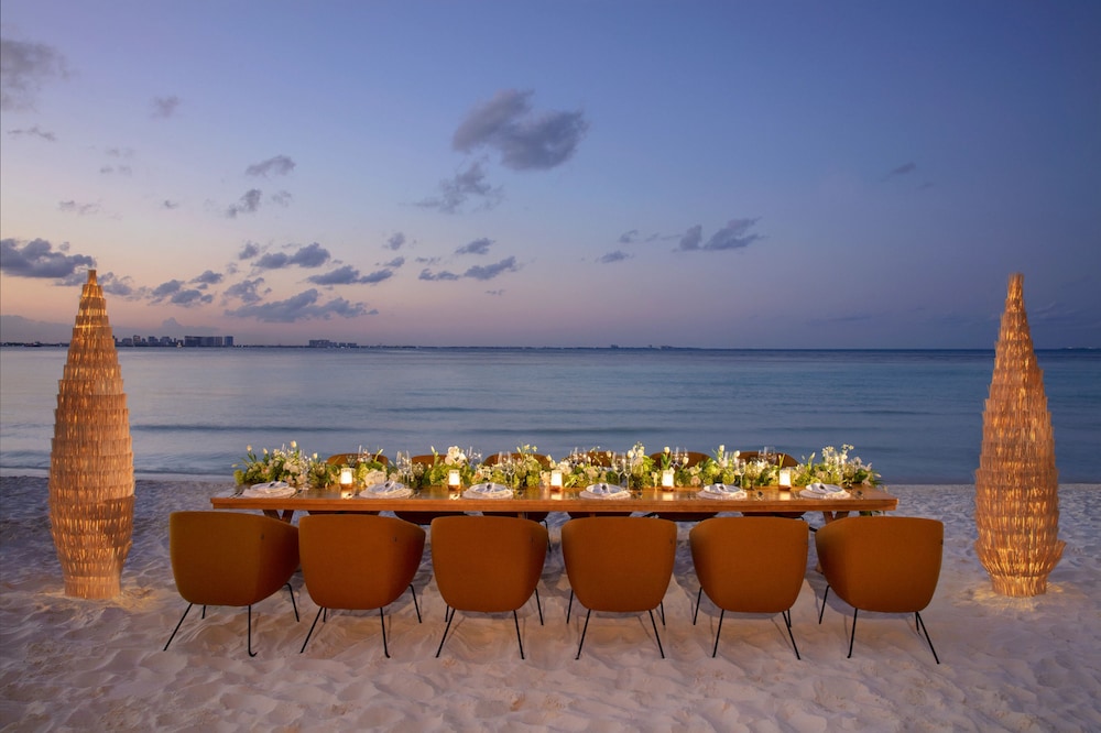 Dreams Sands Cancun Resort & Spa - All Inclusive — Beach in Cancun, Quintana Roo