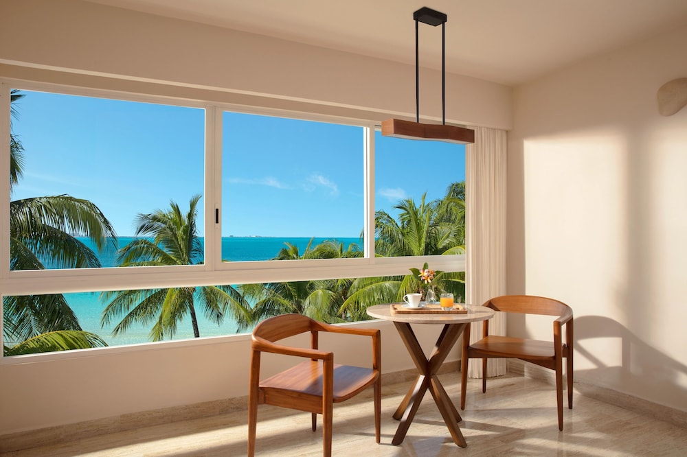 Dreams Sands Cancun Resort & Spa - All Inclusive — Hotel rooms in Cancun, Quintana Roo