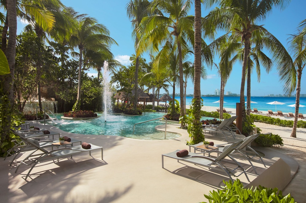 Dreams Sands Cancun Resort & Spa - All Inclusive — Swimming pool in Cancun, Quintana Roo