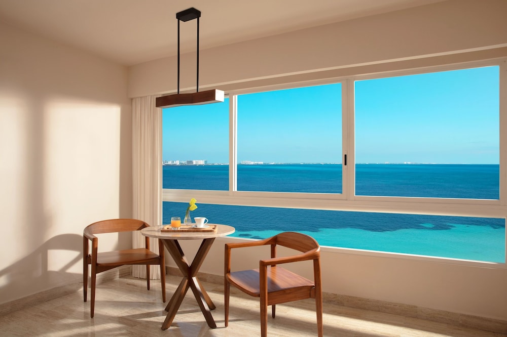 Dreams Sands Cancun Resort & Spa - All Inclusive — Hotel rooms in Cancun, Quintana Roo