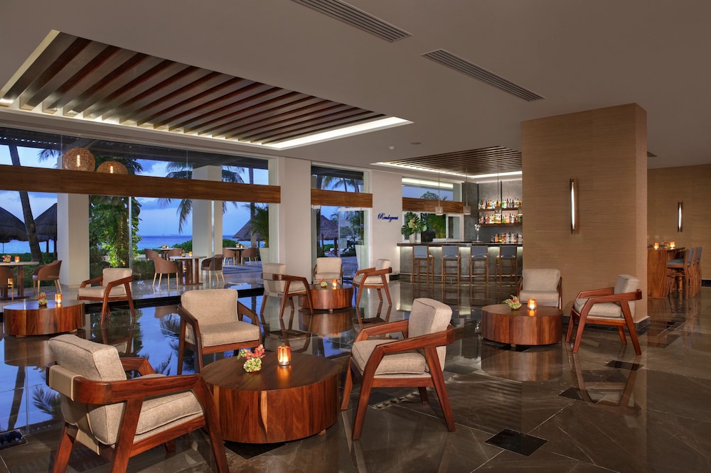 Dreams Sands Cancun Resort & Spa - All Inclusive — Restaurant & bars in Cancun, Quintana Roo