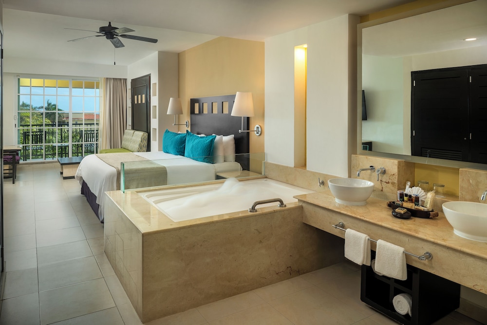 Hotel Marina El Cid Spa & Beach Resort All Inclusive — Rooms in Puerto Morelos, Quintana Roo