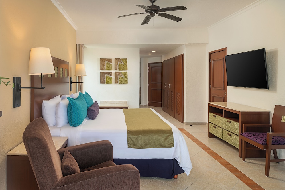 Hotel Marina El Cid Spa & Beach Resort All Inclusive — Rooms in Puerto Morelos, Quintana Roo