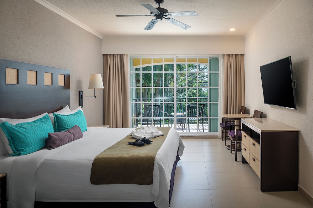 Hotel Marina El Cid Spa & Beach Resort All Inclusive — Rooms in Puerto Morelos, Quintana Roo