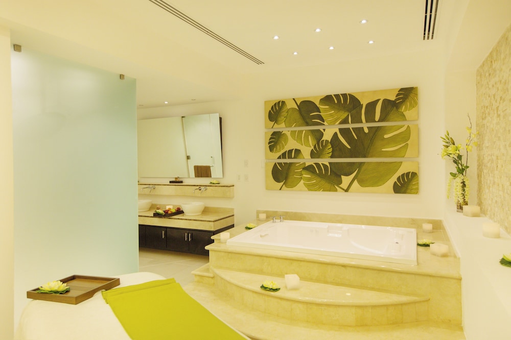Hotel Marina El Cid Spa & Beach Resort All Inclusive — Facilities in Puerto Morelos, Quintana Roo