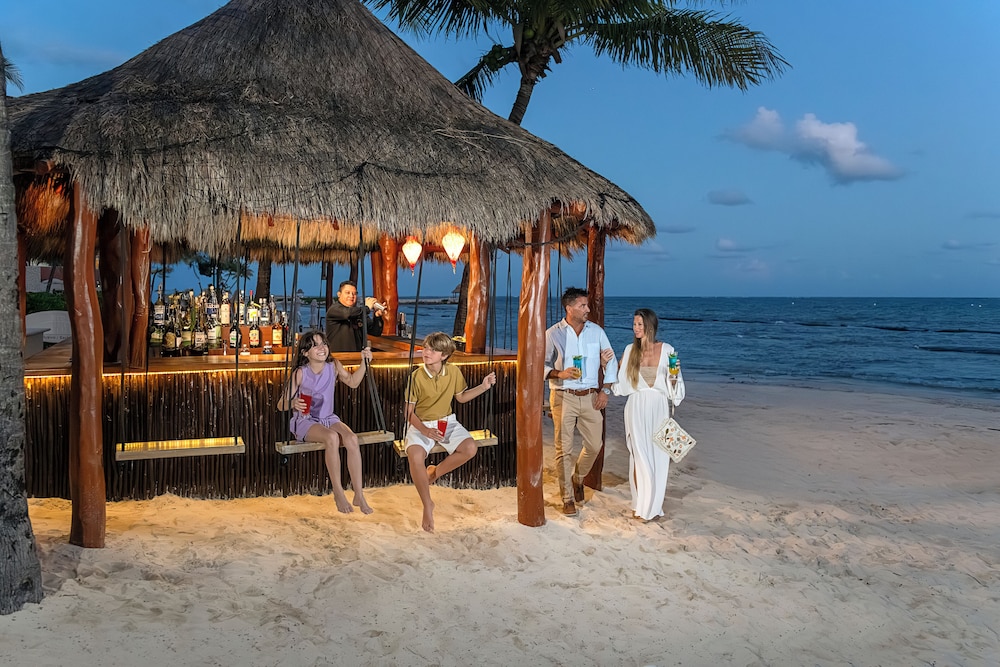 Hotel Marina El Cid Spa & Beach Resort All Inclusive — Restaurant in Puerto Morelos, Quintana Roo