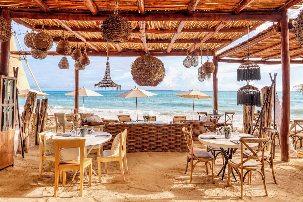 Grand Fiesta Americana Coral Beach Cancun - All Inclusive — Restaurant & bars in Cancun, Quintana Roo
