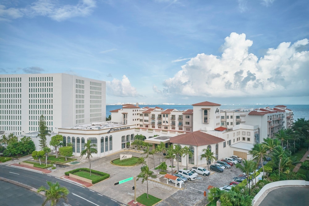 Fiesta Americana Cancun Villas — Hotel building in Cancun, Quintana Roo