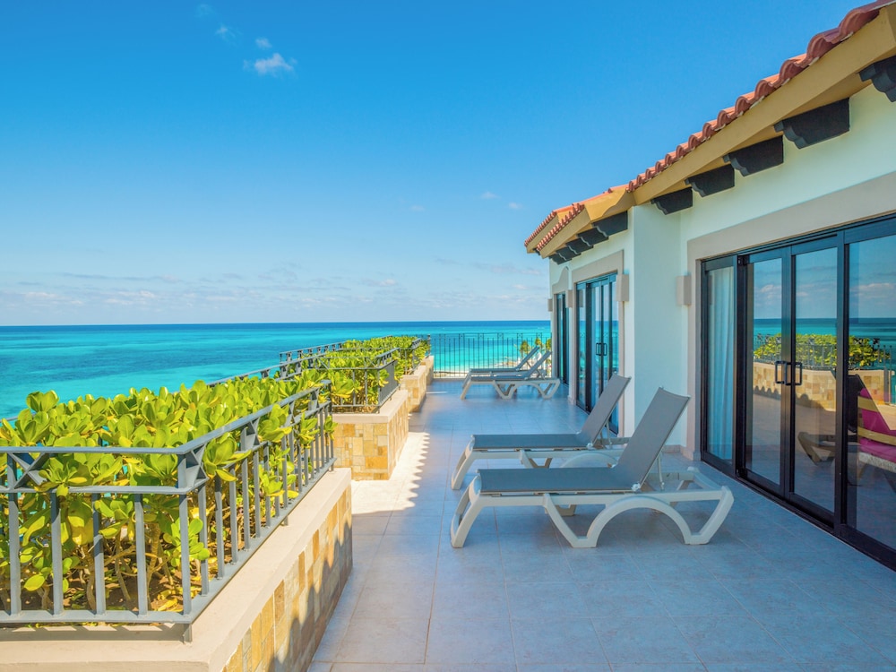 Fiesta Americana Cancun Villas — Hotel building in Cancun, Quintana Roo