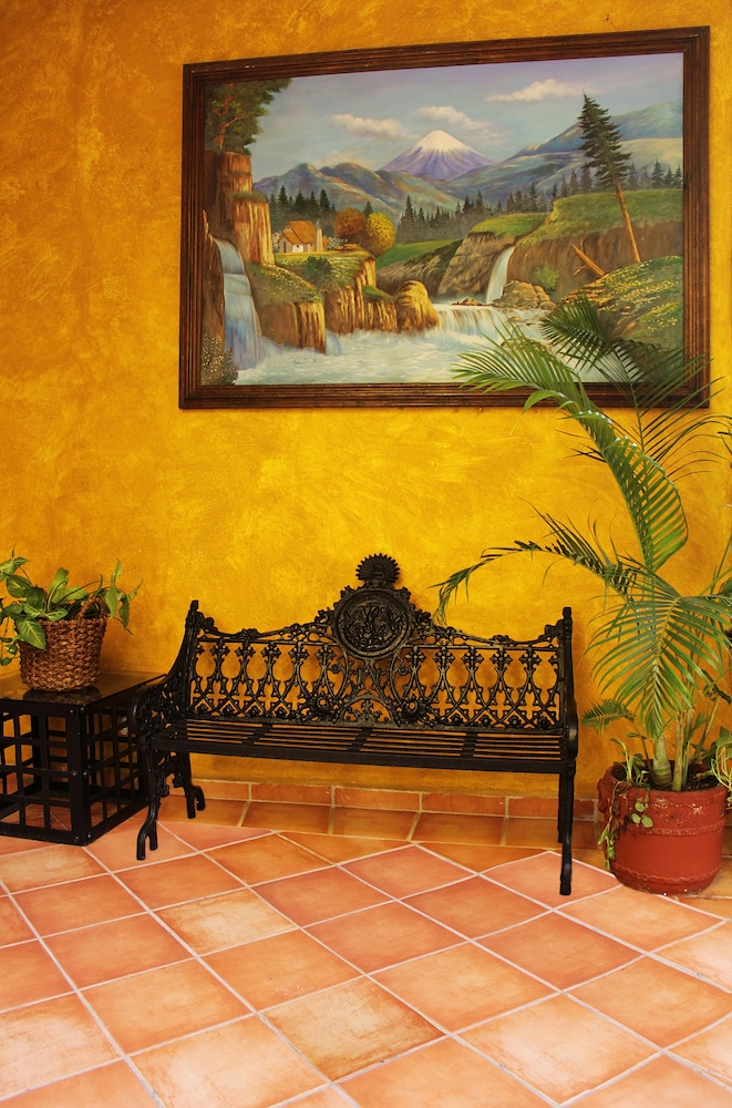 Hotel Hacienda Del Caribe — Hotel building in Playa del Carmen, Quintana Roo