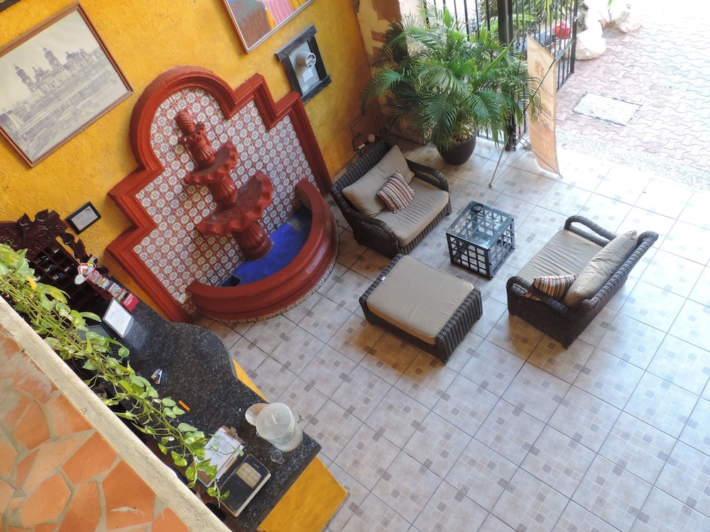 Hotel Hacienda Del Caribe — Hotel building in Playa del Carmen, Quintana Roo