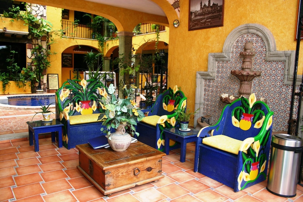 Hotel Hacienda Del Caribe — Hotel building in Playa del Carmen, Quintana Roo