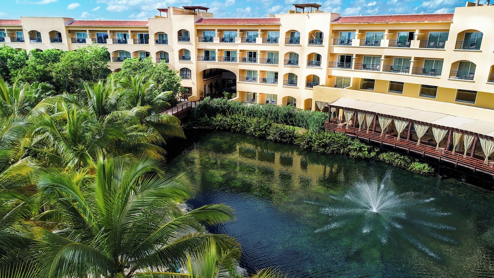 Kimpton Tres Rios All Inclusive by IHG — Hotel building in Playa del Carmen, Quintana Roo