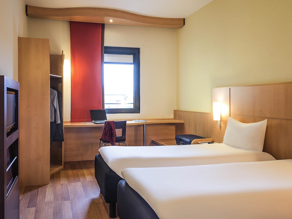 ibis Milano Malpensa Aeroporto — Hotel rooms in Cardano al Campo, Lombardy