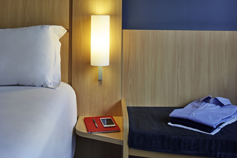 ibis Milano Malpensa Aeroporto — Hotel rooms in Cardano al Campo, Lombardy