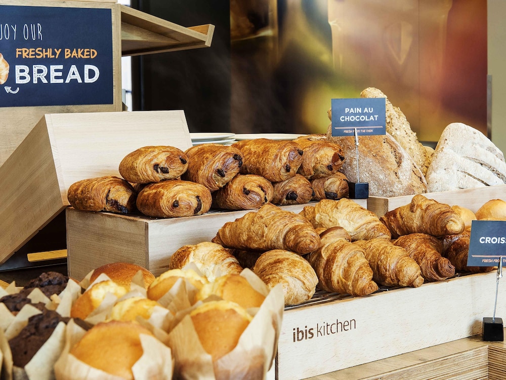 ibis Milano Malpensa Aeroporto — Restaurant & bars in Cardano al Campo, Lombardy