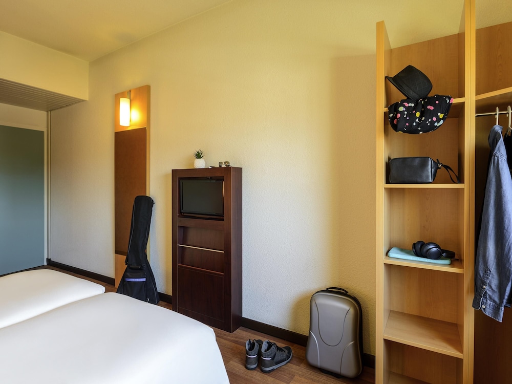 ibis Milano Malpensa Aeroporto — Hotel rooms in Cardano al Campo, Lombardy