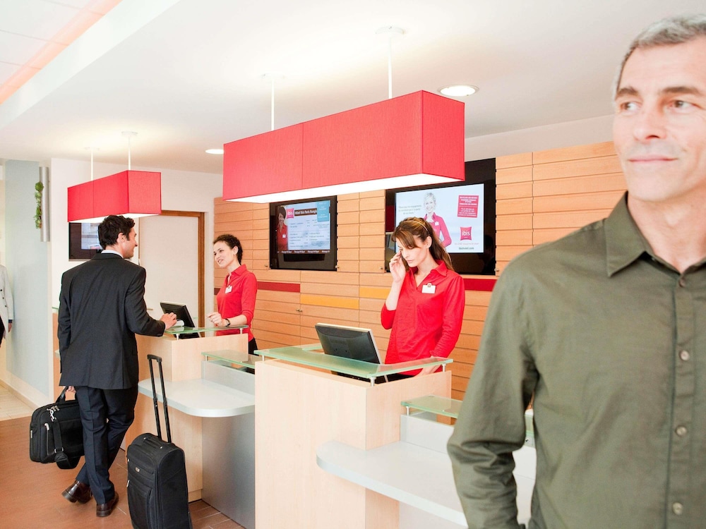 ibis Milano Malpensa Aeroporto — Hotel building in Cardano al Campo, Lombardy