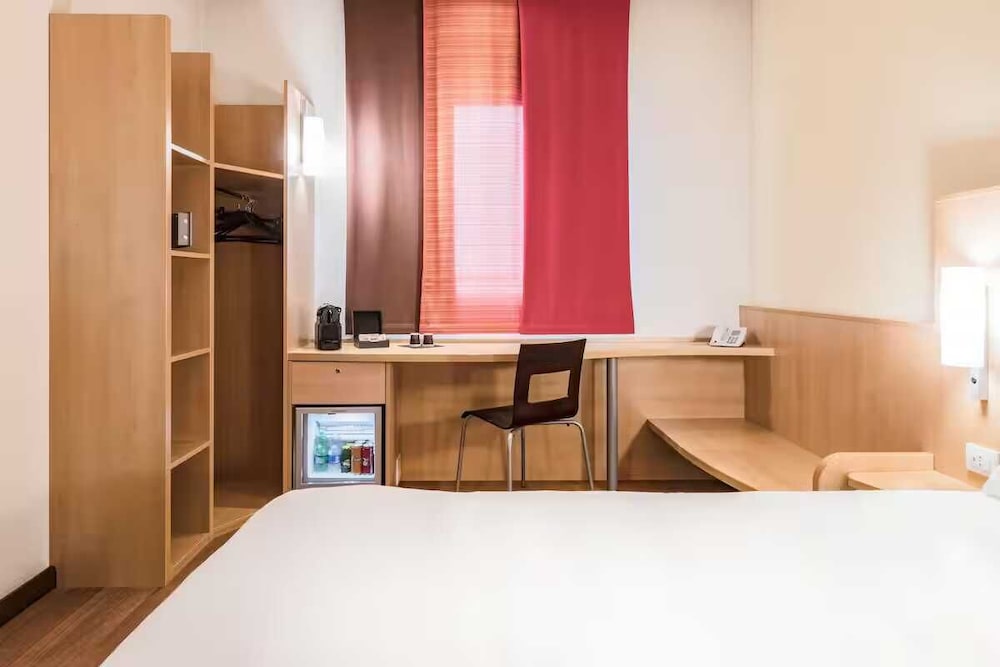 ibis Milano Malpensa Aeroporto — Hotel rooms in Cardano al Campo, Lombardy