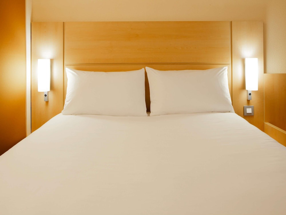 ibis Milano Malpensa Aeroporto — Hotel rooms in Cardano al Campo, Lombardy