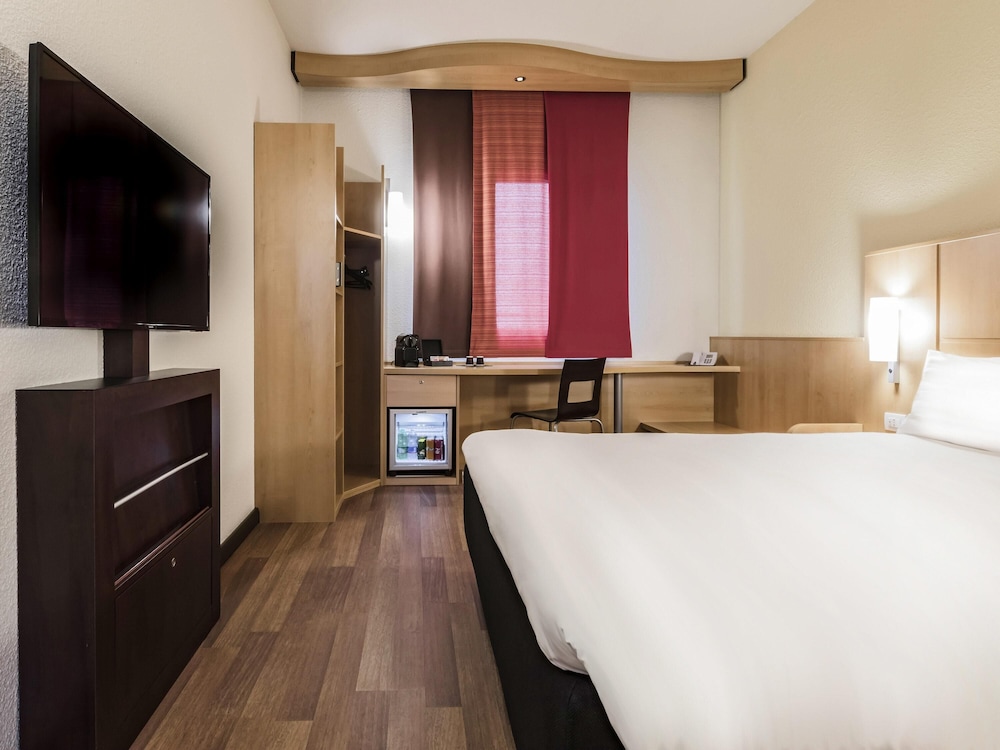 ibis Milano Malpensa Aeroporto — Hotel rooms in Cardano al Campo, Lombardy