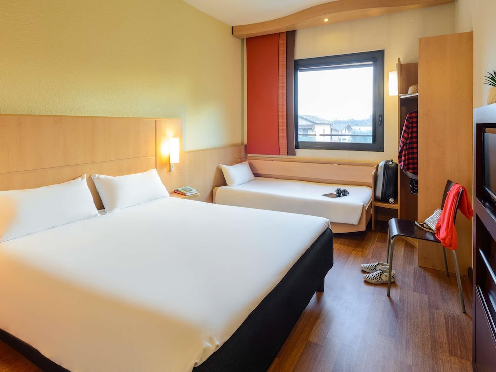 ibis Milano Malpensa Aeroporto — Hotel rooms in Cardano al Campo, Lombardy