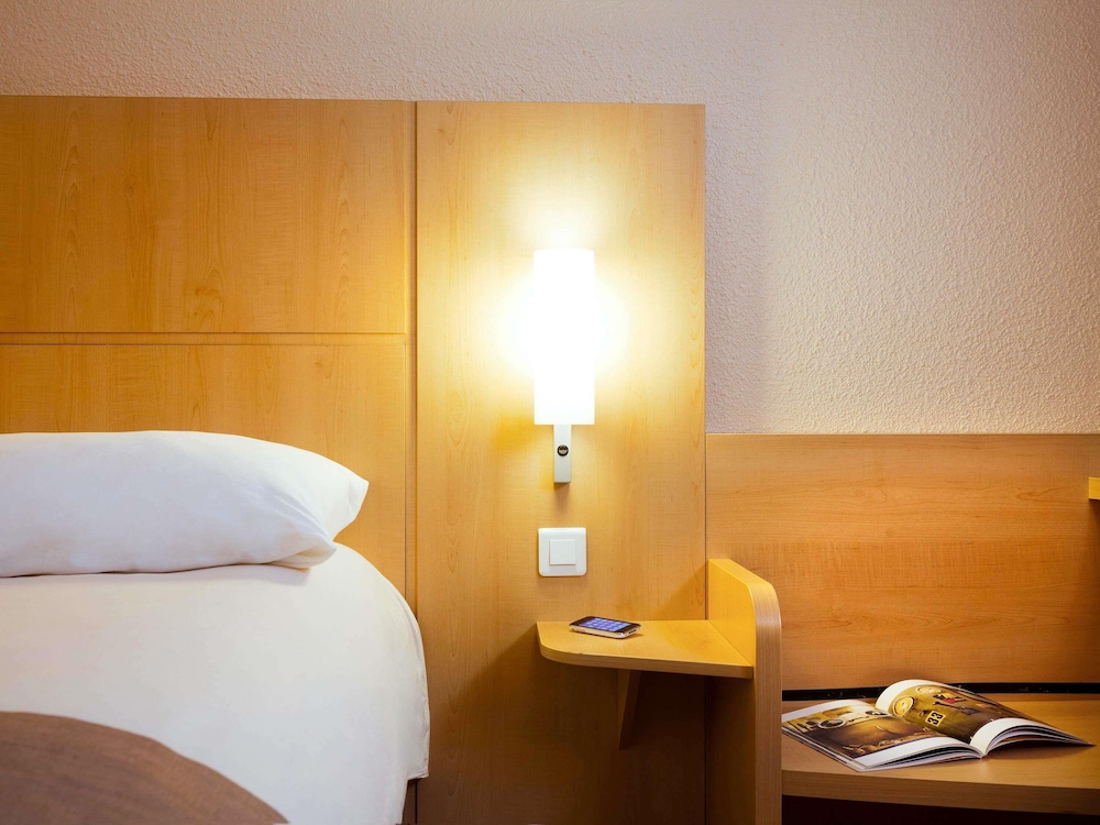 ibis Milano Malpensa Aeroporto — Hotel rooms in Cardano al Campo, Lombardy