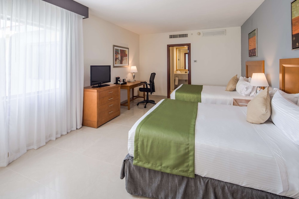 Courtyard by Marriott Playa del Carmen — Hotel rooms in Playa del Carmen, Quintana Roo