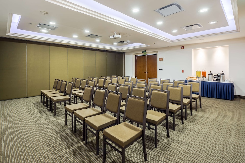 Courtyard by Marriott Playa del Carmen — Hotel building in Playa del Carmen, Quintana Roo