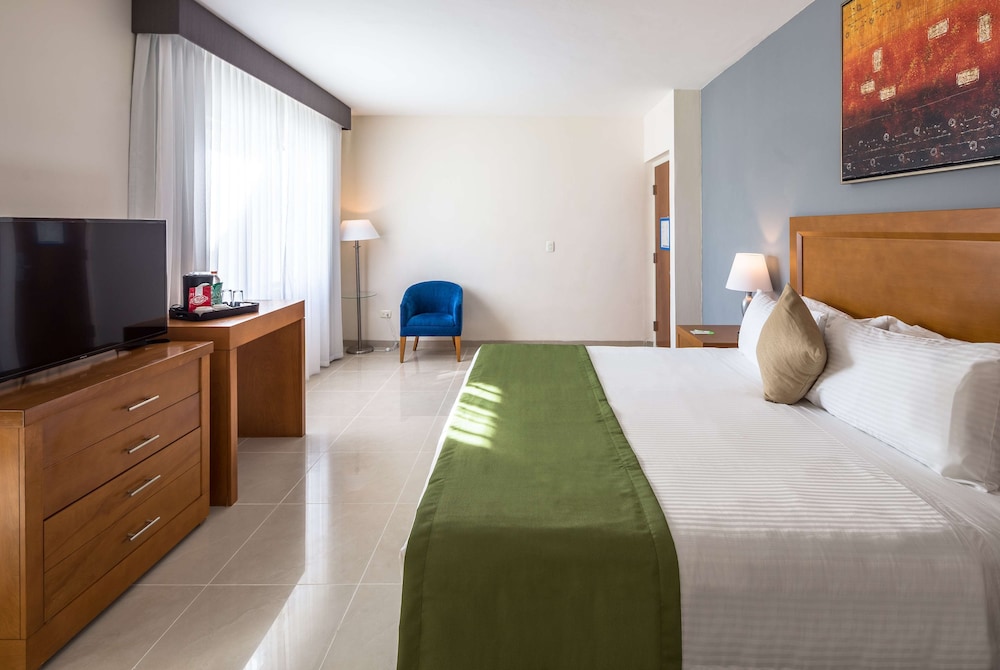 Courtyard by Marriott Playa del Carmen — Hotel rooms in Playa del Carmen, Quintana Roo