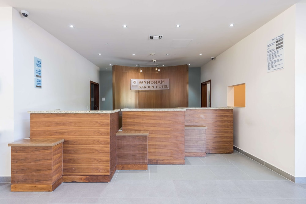Courtyard by Marriott Playa del Carmen — Hotel building in Playa del Carmen, Quintana Roo