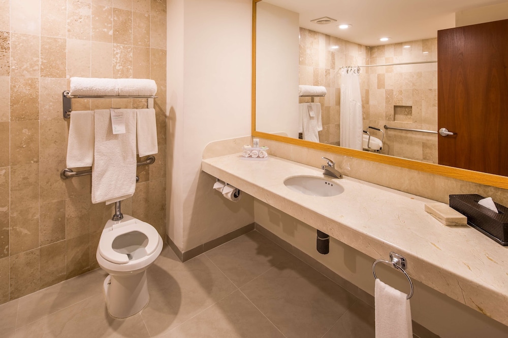Courtyard by Marriott Playa del Carmen — Hotel rooms in Playa del Carmen, Quintana Roo
