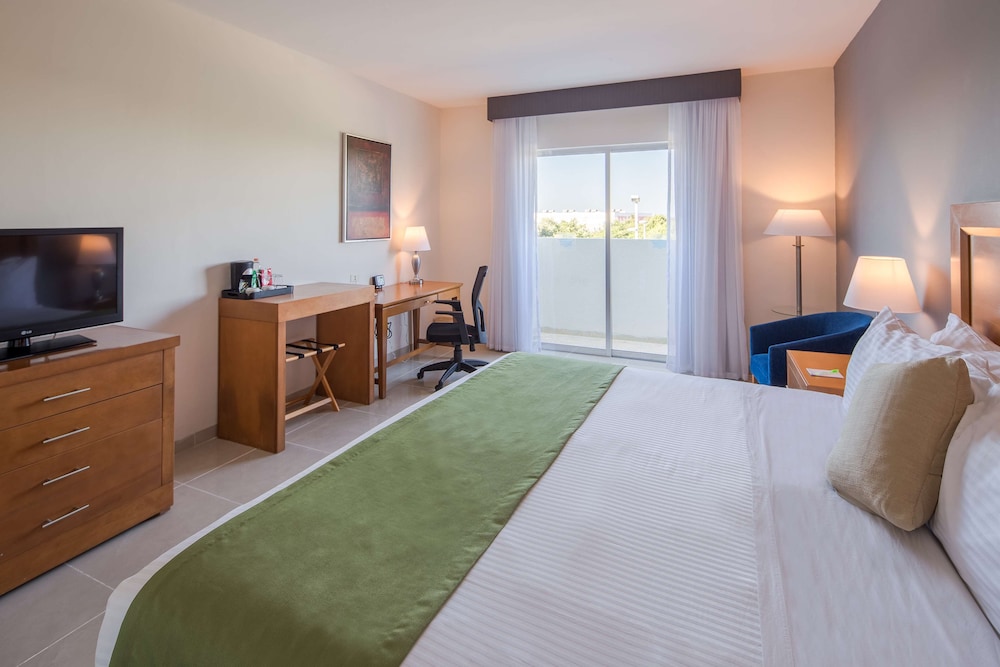 Courtyard by Marriott Playa del Carmen — Hotel rooms in Playa del Carmen, Quintana Roo