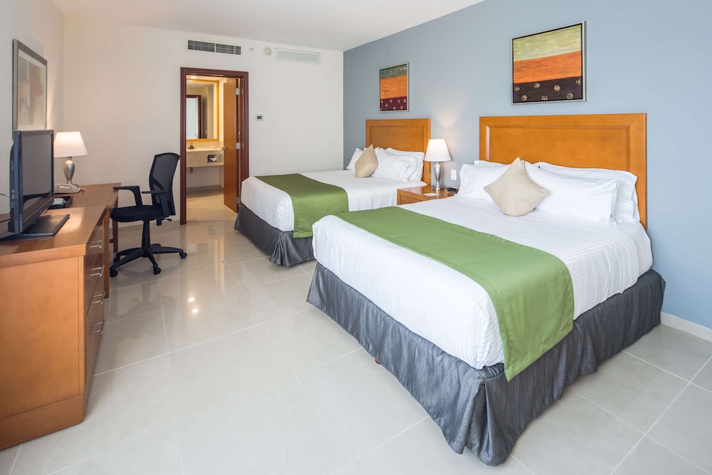 Courtyard by Marriott Playa del Carmen — Hotel rooms in Playa del Carmen, Quintana Roo