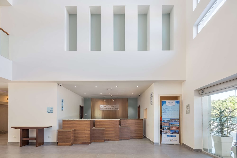 Courtyard by Marriott Playa del Carmen — Hotel building in Playa del Carmen, Quintana Roo